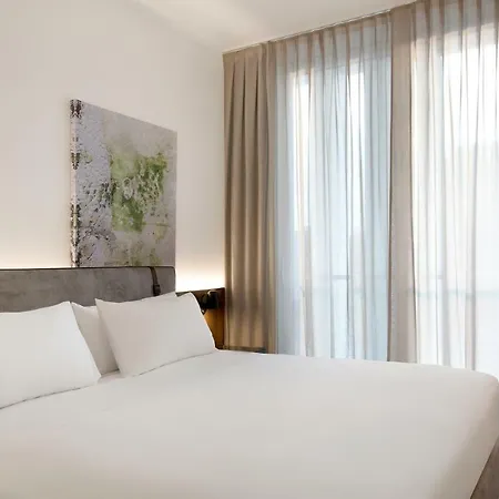 J Hotel-3